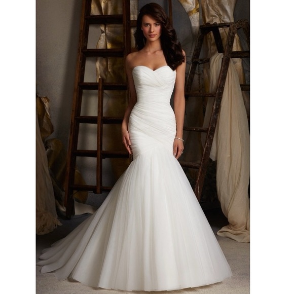 Mori Lee Tulle strapless wedding gown - Picture 4 of 11